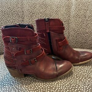 Roan by Bed Stu red ankle boots size women’s 8